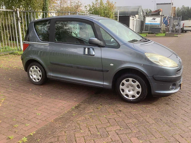 2005 peugeot 1007 1.4 urban personenauto - afbeelding 2 van  12