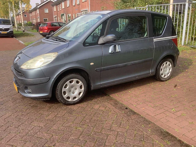 2005 peugeot 1007 1.4 urban personenauto - afbeelding 1 van  12