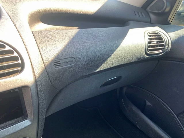 2005 peugeot 206 sw 1.4-16v xs personenauto - afbeelding 14 van  23