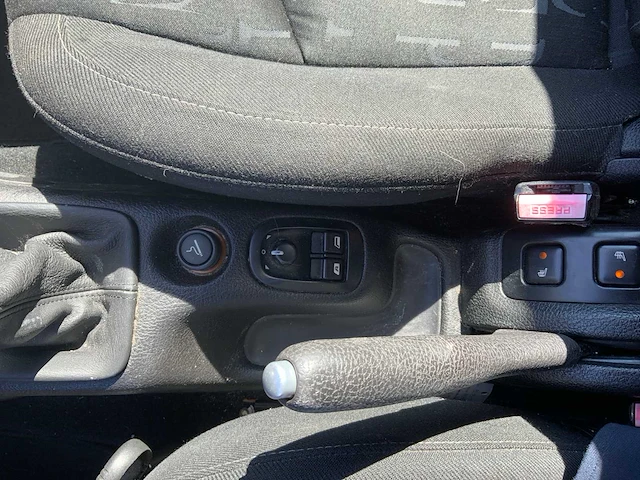 2005 peugeot 206 sw 1.4-16v xs personenauto - afbeelding 15 van  23
