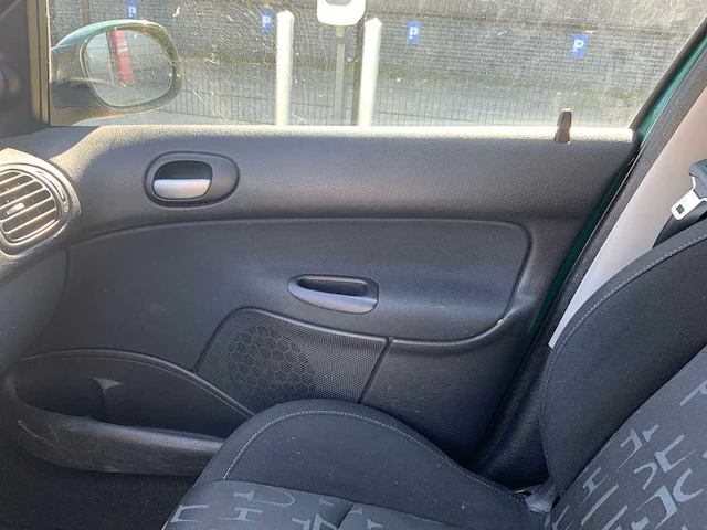 2005 peugeot 206 sw 1.4-16v xs personenauto - afbeelding 16 van  23