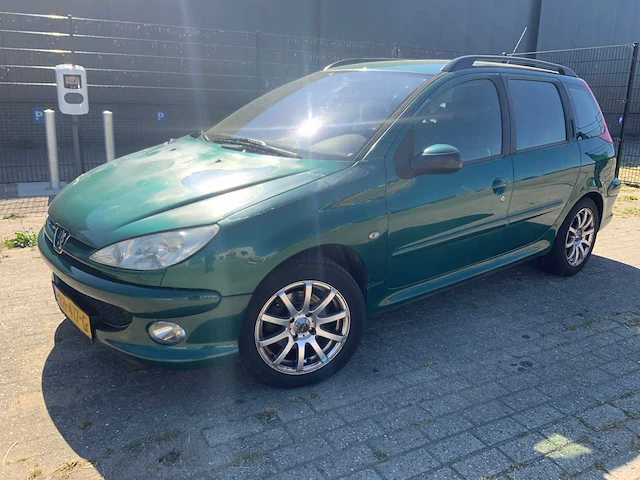 2005 peugeot 206 sw 1.4-16v xs personenauto - afbeelding 12 van  23
