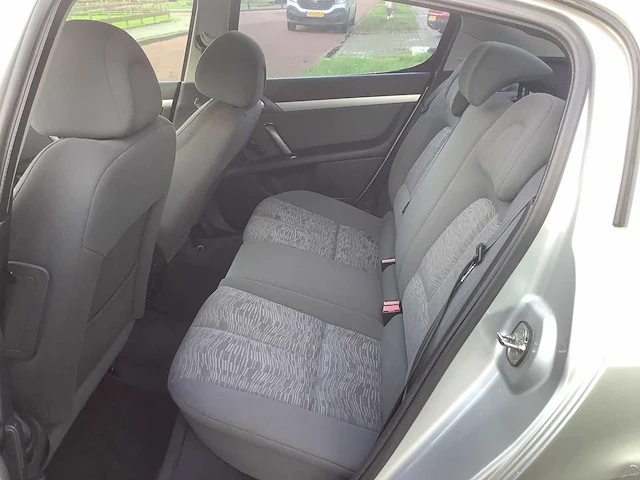2005 peugeot 407 1.8-16v xr personenauto - afbeelding 12 van  13
