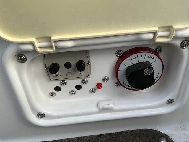 2005 regal 2000 bowrider speedboot - afbeelding 15 van  43