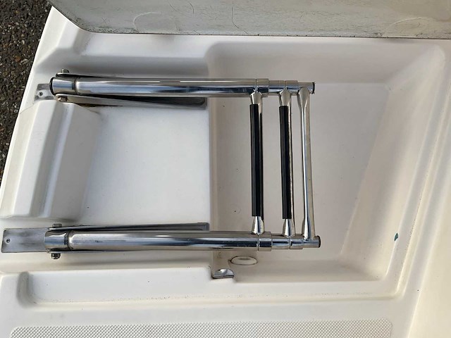 2005 regal 2000 bowrider speedboot - afbeelding 17 van  43