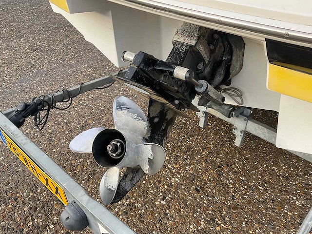 2005 regal 2000 bowrider speedboot - afbeelding 24 van  43