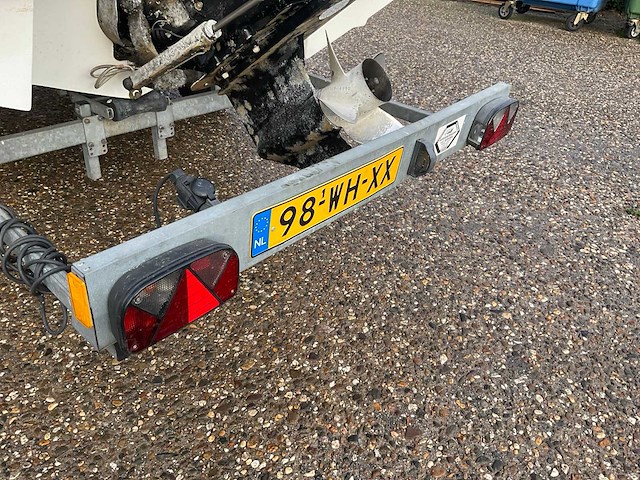 2005 regal 2000 bowrider speedboot - afbeelding 37 van  43