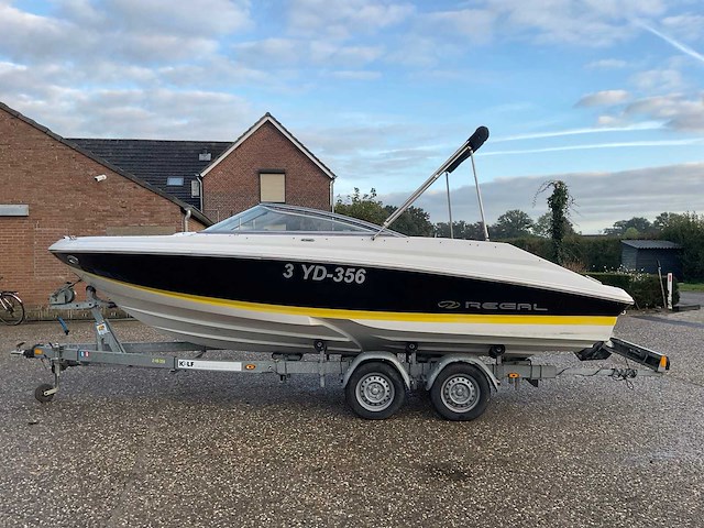2005 regal 2000 bowrider speedboot - afbeelding 41 van  43