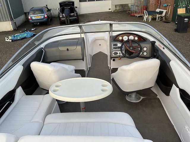 2005 regal 2000 bowrider speedboot - afbeelding 42 van  43