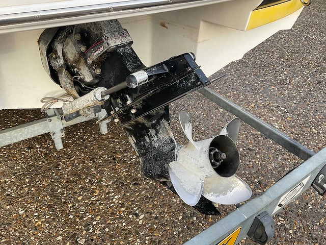 2005 regal 2000 bowrider speedboot - afbeelding 29 van  43