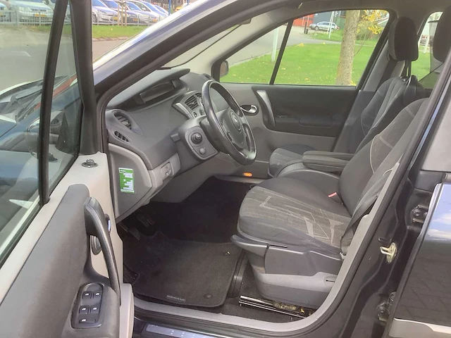 2005 renault scénic 2.0-16v priv.luxe personenauto - afbeelding 8 van  13