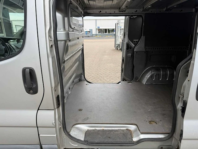 2005 renault trafic 1200 l1 h1 1.9 dci 82 bedrijfswagen - afbeelding 10 van  16