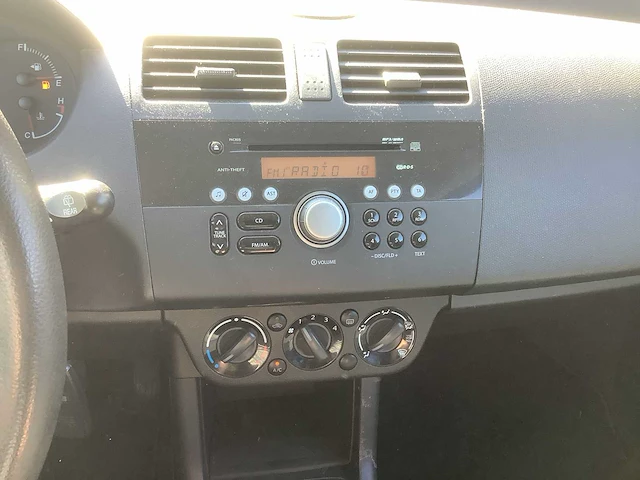 2005 suzuki swift 1.5 exclusive personenauto - afbeelding 12 van  16