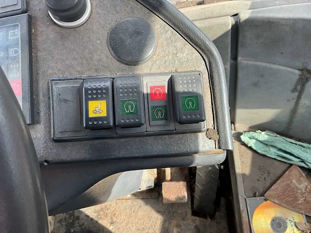 2005 terberg rt262 terminal trekker - afbeelding 19 van  32
