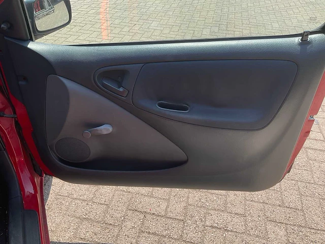 2005 toyota yaris 1.4 d-4d 61-rt-xk - afbeelding 14 van  28