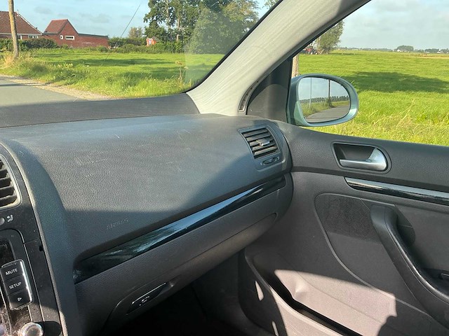 2005 volkswagen golf 1.9 tdi personenauto - afbeelding 16 van  33
