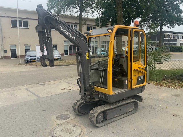 2005 volvo ec15b xr minigraafmachine met cw05 snelwissel en 3 graafbakken - afbeelding 1 van  33
