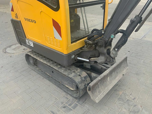 2005 volvo ec15b xr minigraafmachine met cw05 snelwissel en 3 graafbakken - afbeelding 18 van  33