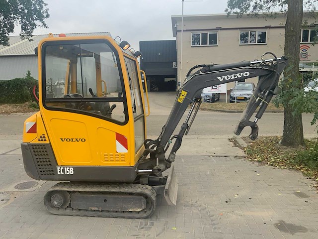 2005 volvo ec15b xr minigraafmachine met cw05 snelwissel en 3 graafbakken - afbeelding 23 van  33