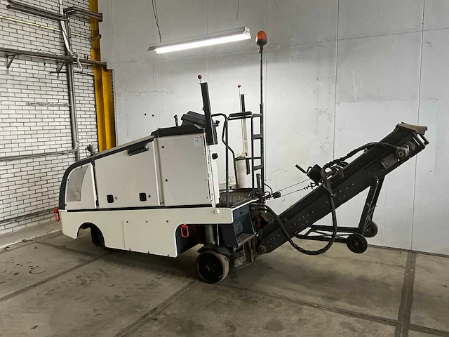2005 wirtgen w35dc asfaltfreesmachine - afbeelding 9 van  16