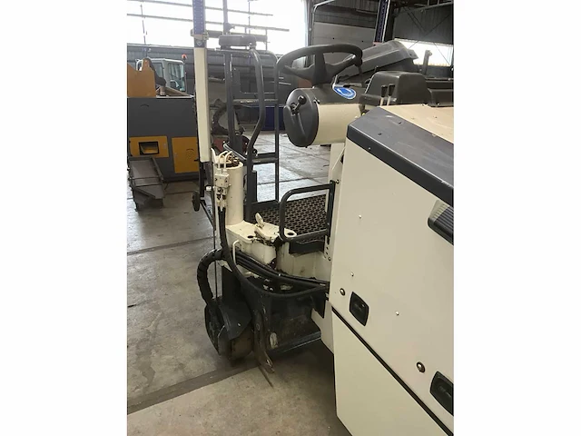 2005 wirtgen w35dc asfaltfreesmachine - afbeelding 14 van  16