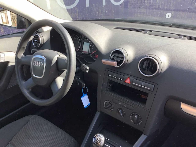 2006 - audi - a3 sportback - 1.6 fsi attraction - personenauto - afbeelding 9 van  12