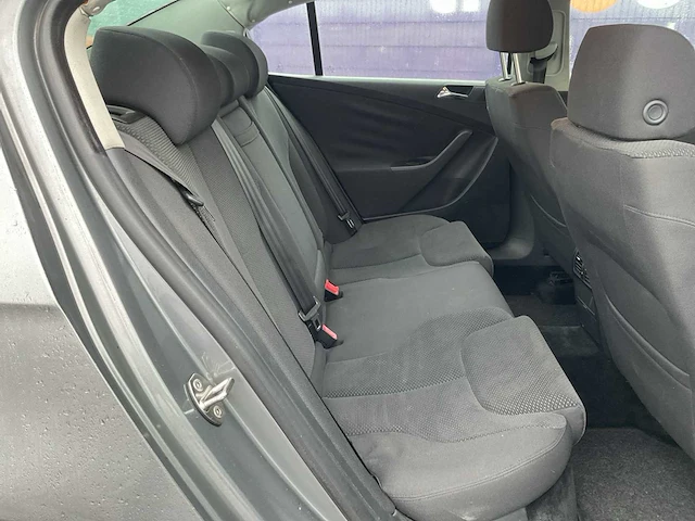 2006 - volkswagen - passat - 2.0 fsi comfortl.bns - personenauto - afbeelding 9 van  13