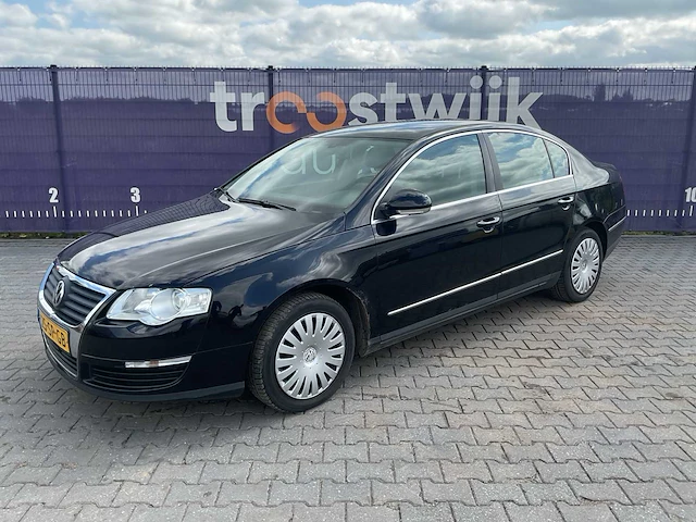 2006 - volkswagen - passat - 2.0 tdi comfortline - personenauto - afbeelding 1 van  12