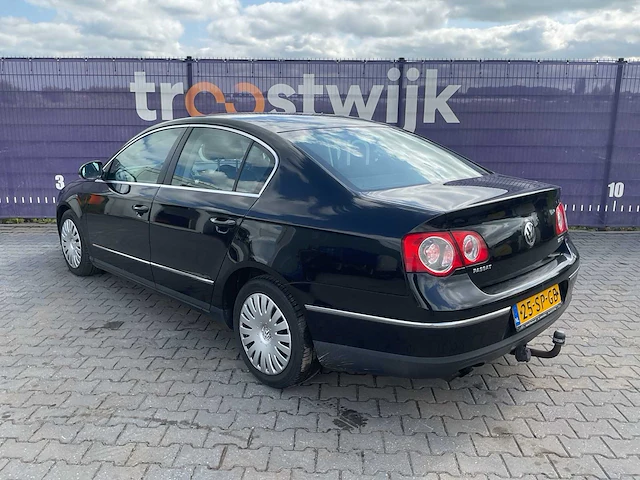 2006 - volkswagen - passat - 2.0 tdi comfortline - personenauto - afbeelding 6 van  12