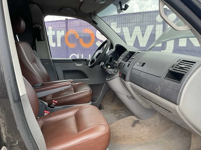 2006 - volkswagen - transporter - 2.5 tdi 300 bud.dc - bedrijfswagen (defect) - afbeelding 8 van  10