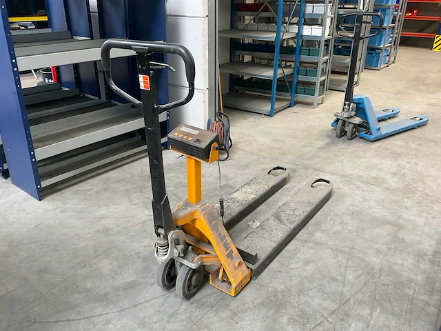 2006 atlet wb2000 hand hydraulische palletwagen met weeginstallatie - afbeelding 1 van  6