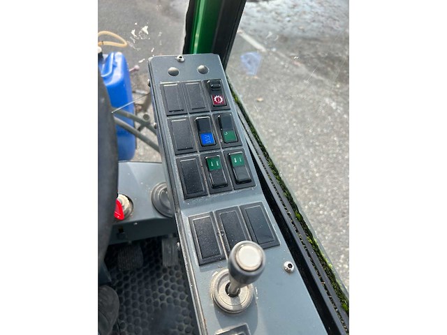 2006 boschung l3 pony werktuigdrager / straatreinigingsmachine - afbeelding 10 van  22