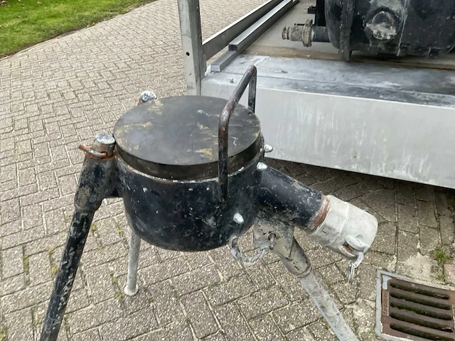 2006 bremat vloerenpomp in aanhangwagen - afbeelding 9 van  34