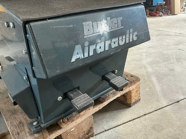 2006 butler airhydraulic banden de-en montageapparaat - afbeelding 7 van  18