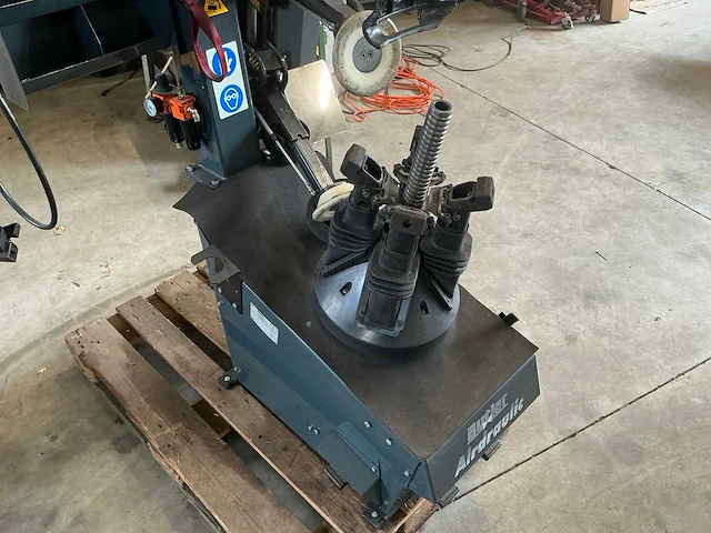 2006 butler airhydraulic banden de-en montageapparaat - afbeelding 8 van  18