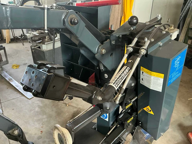 2006 butler airhydraulic banden de-en montageapparaat - afbeelding 17 van  18