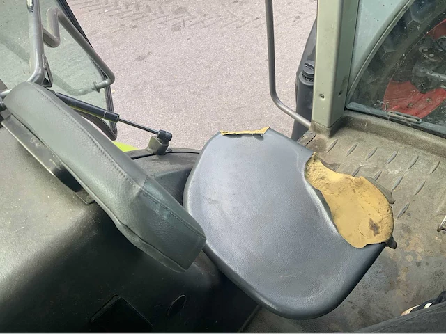 2006 claas ares 557 atz vierwielaangedreven landbouwtractor - afbeelding 15 van  47