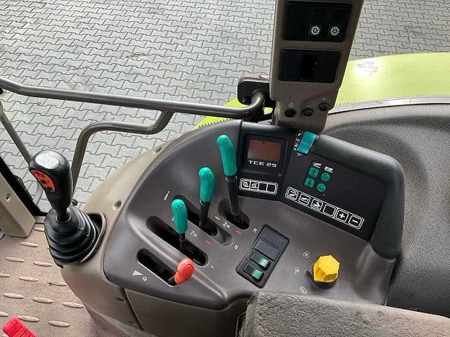 2006 claas ares 836 rz vierwielaangedreven landbouwtractor - afbeelding 25 van  39