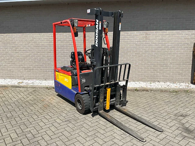2006 daewoo b20t-5 vorkheftruck - afbeelding 1 van  18