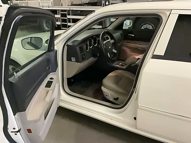 2006 dodge magnum r/t station personenauto - afbeelding 2 van  15