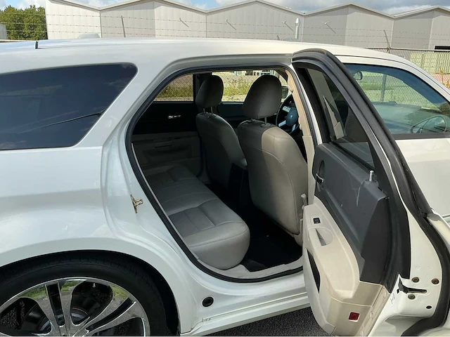 2006 dodge magnum r/t station personenauto - afbeelding 9 van  28