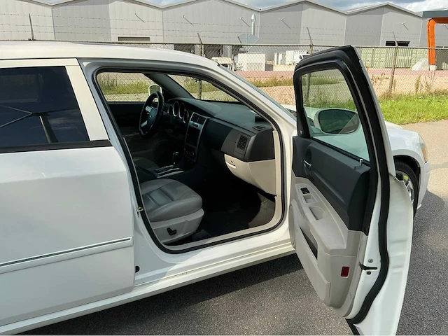 2006 dodge magnum r/t station personenauto - afbeelding 10 van  28