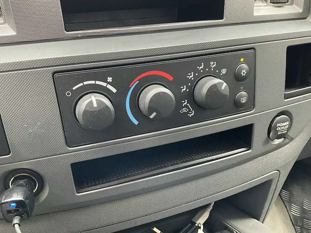 2006 dodge ram 1500 5.7 hemi 4x4 bedrijfswagen - afbeelding 18 van  43