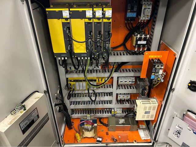 2006 doosan puma 240m cnc-draaibank - afbeelding 5 van  19