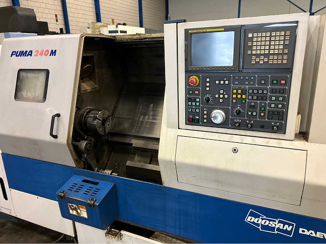2006 doosan puma 240m cnc-draaibank - afbeelding 14 van  19