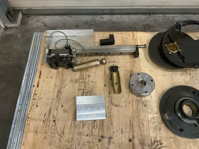 2006 dynobend cnc doornbuigmachine - afbeelding 9 van  20