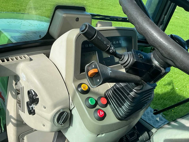 2006 fendt 818 vierwielaangedreven landbouwtractor - afbeelding 17 van  49