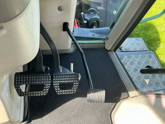 2006 fendt 818 vierwielaangedreven landbouwtractor - afbeelding 21 van  49