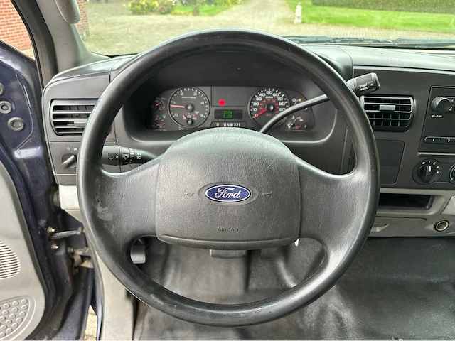2006 ford f250 xl super duty powerstroke turbodiesel v8 personenauto - afbeelding 24 van  40