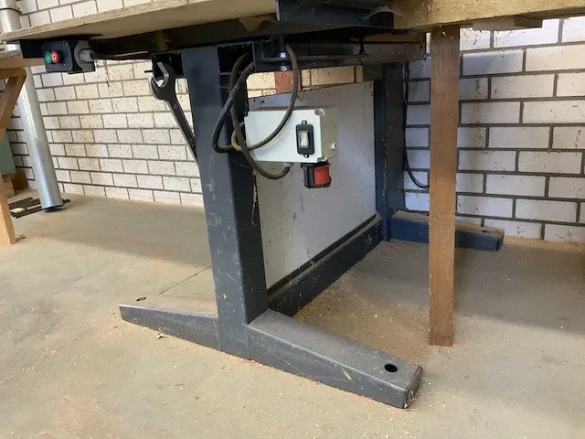 2006 harwi 625-h radiaalafkortzaagmachine - afbeelding 8 van  9